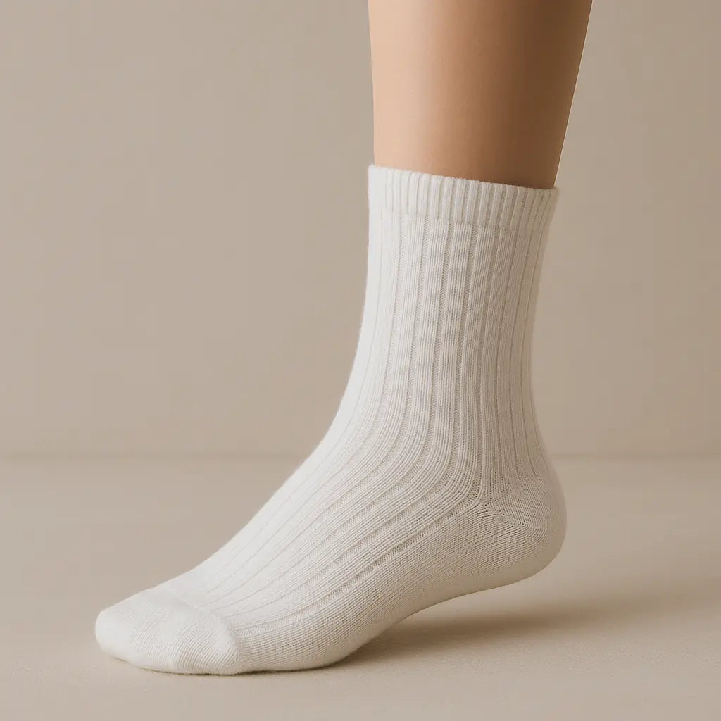 Chaussettes Enfant Couleurs Blanc Coton Mollet sur pied mannequin