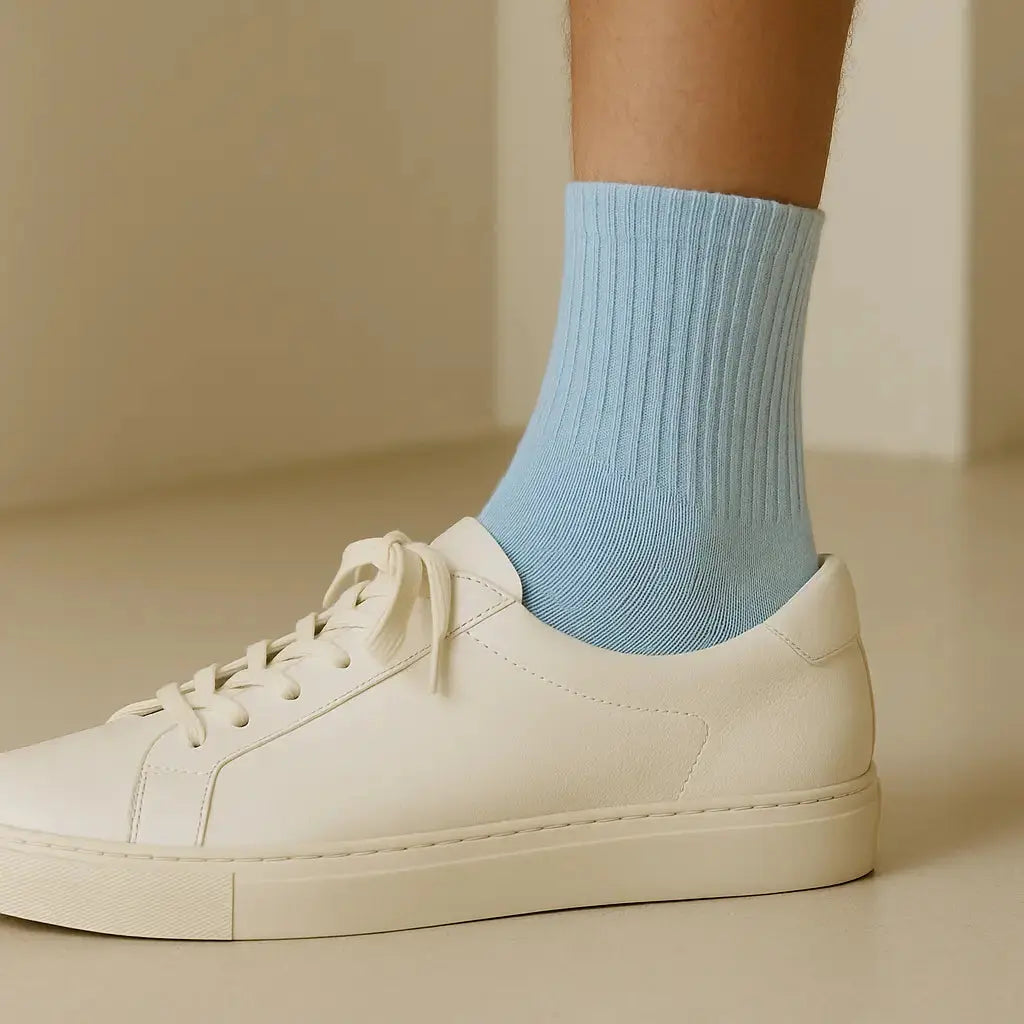 Chaussettes femmes Couleurs bleu clair courtes en coton avec chaussures