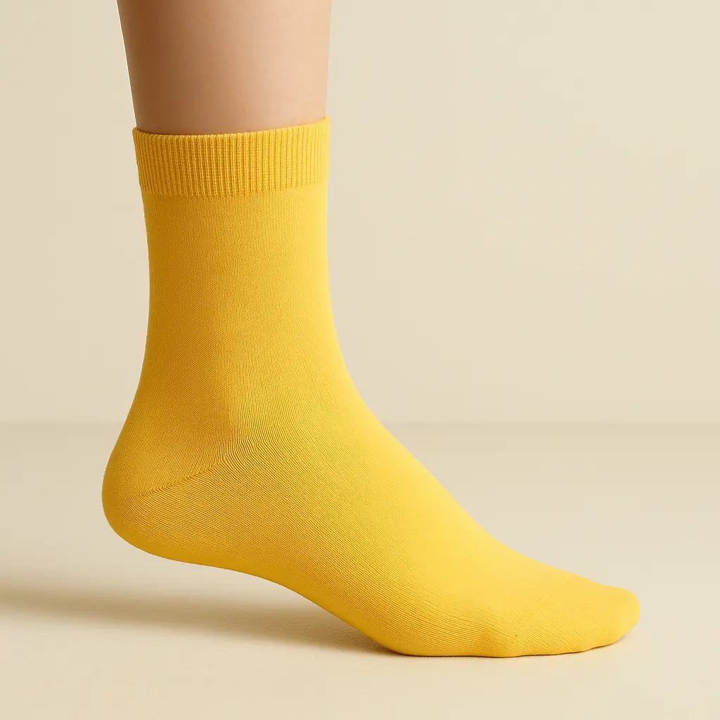 Chaussettes Femmes Couleurs Jaune Mangue Mollet Coton sur pied mannequin