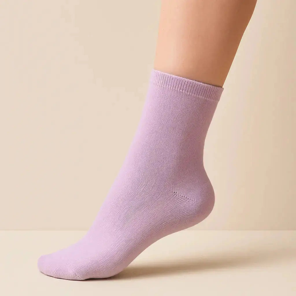 Chaussettes Femmes Couleurs Violet clair Mollet Coton sur pied mannequin