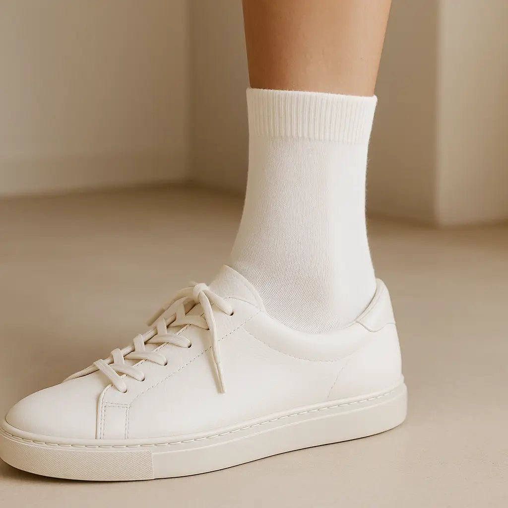 Chaussettes Femmes Couleurs Blanc Coton Mollet avec chaussures