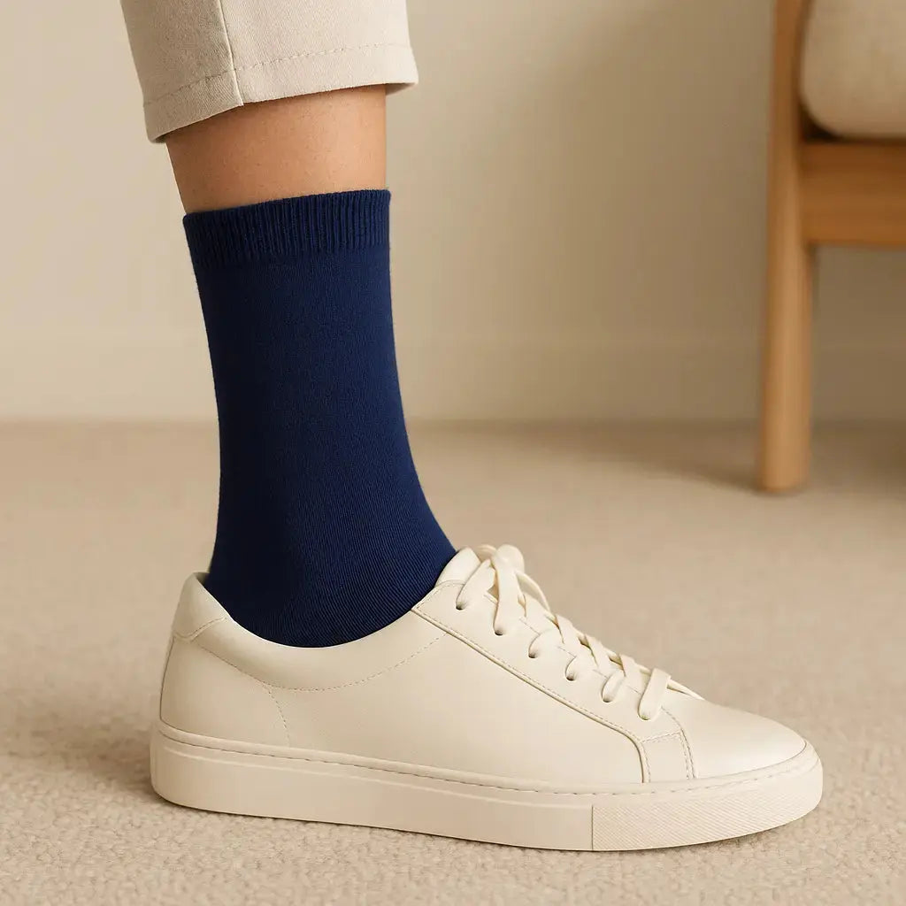 Chaussettes femmes Couleurs bleues en coton mi-mollet en situation
