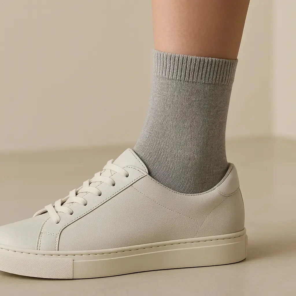 Chaussettes femmes Couleurs gris clair coton mollet avec chaussures