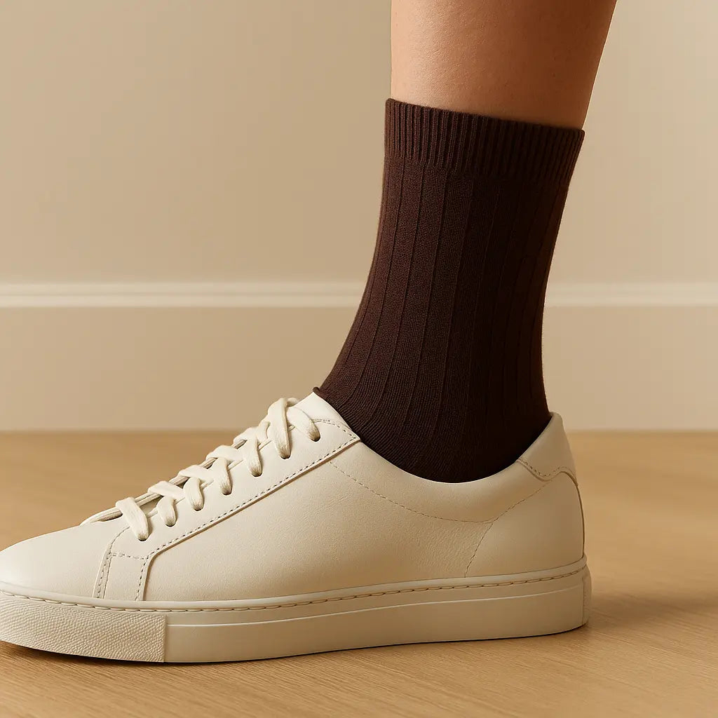 Chaussettes femmes Couleurs marron en coton mi-mollet avec chaussures