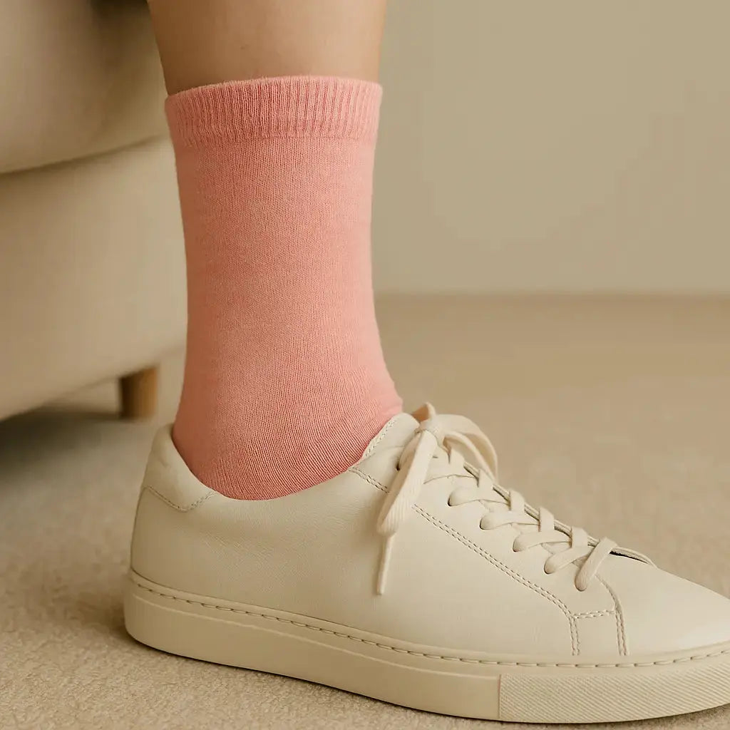 Chaussettes femmes Couleurs rose clair coton mi-mollet en situation