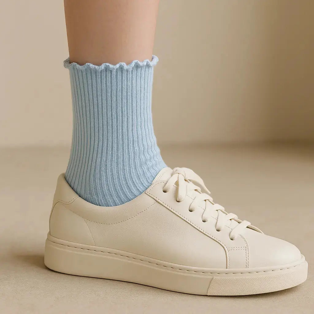 Chaussettes femmes Dentelles courtes coton bleu clair avec chaussures