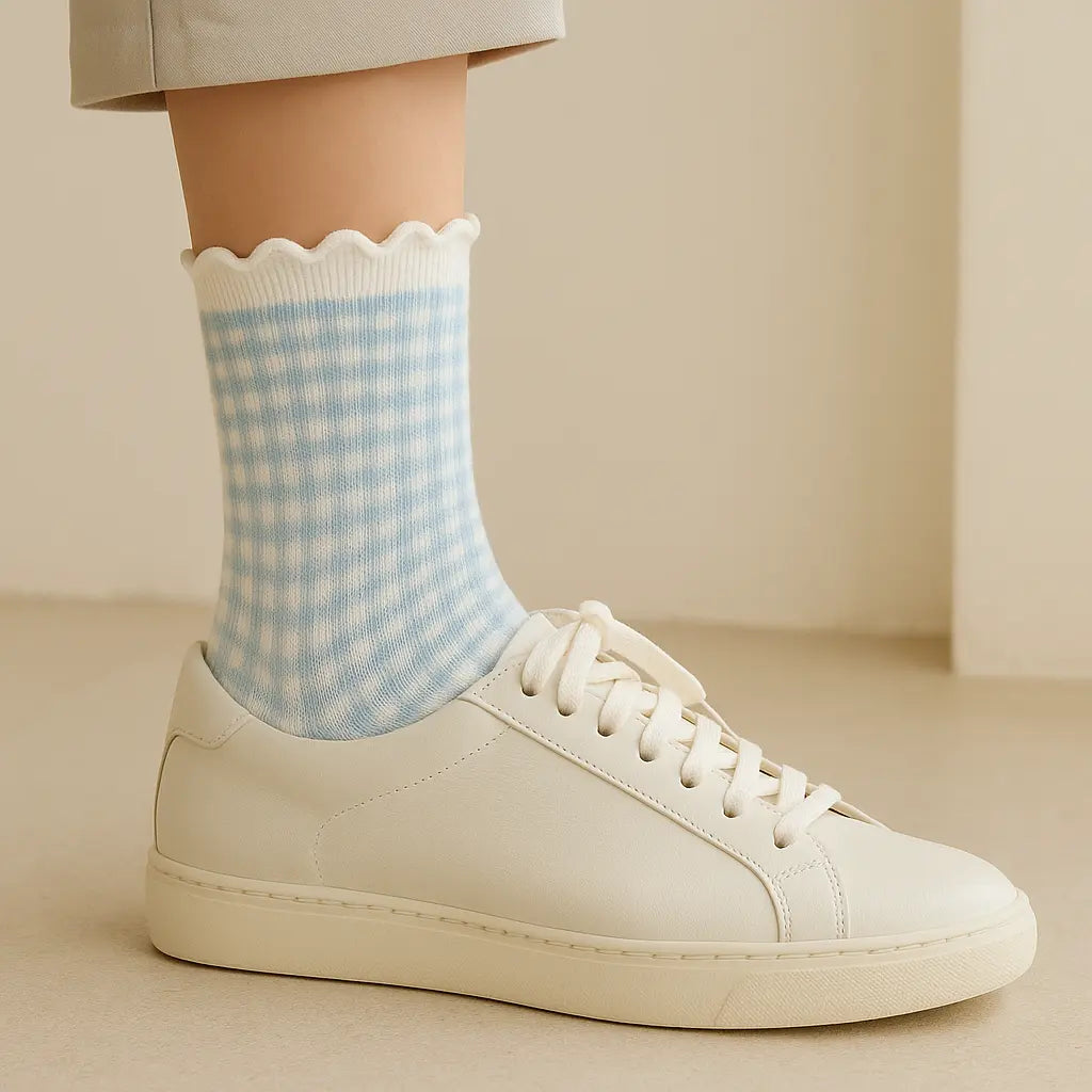 Chaussettes femme Dentelles courtes en coton bleu clair avec chaussures