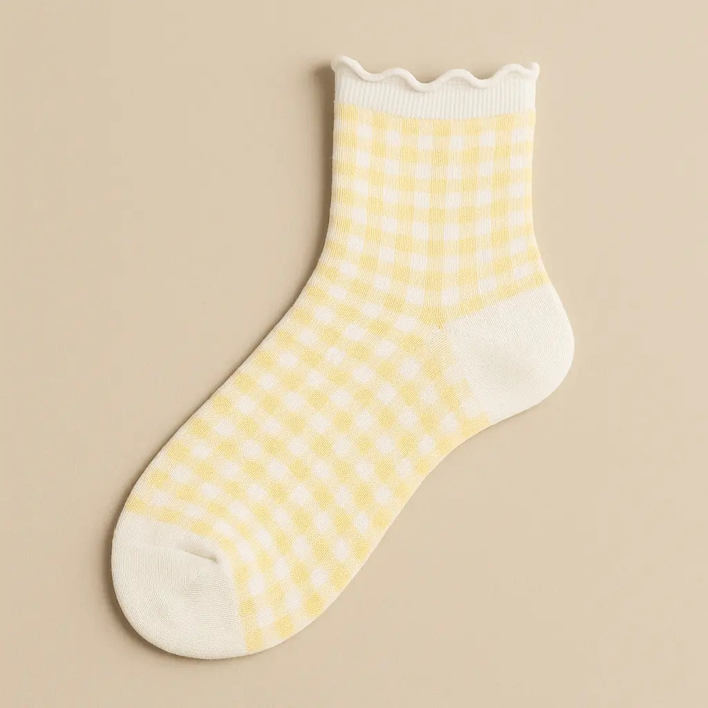 Chaussettes femmes dentelles courtes en coton jaune vue à plat