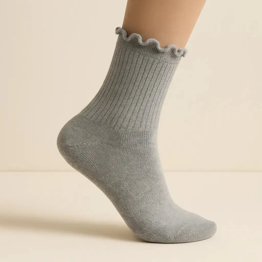Chaussettes femmes Dentelles mollet coton gris clair sur pied mannequin