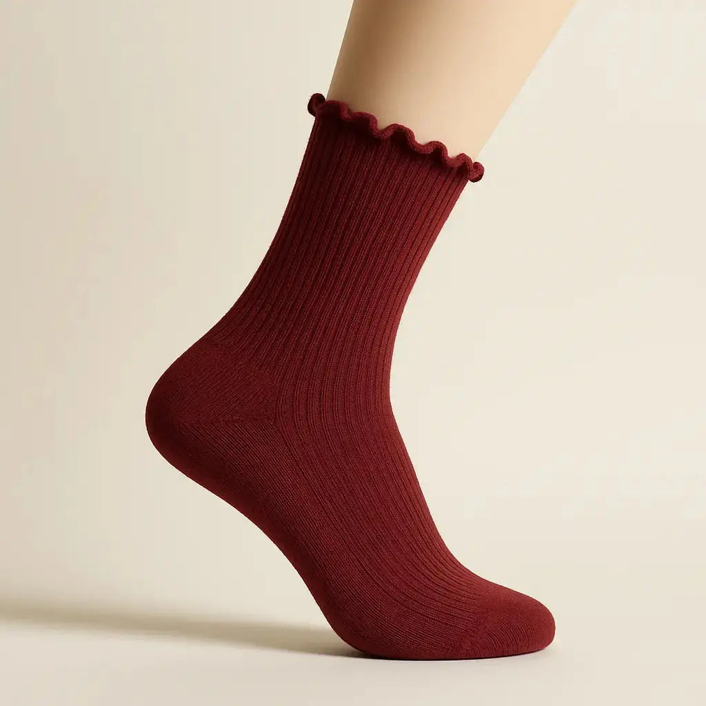 Chaussettes femmes Dentelles mollet coton rouge bordeaux sur pied mannequin