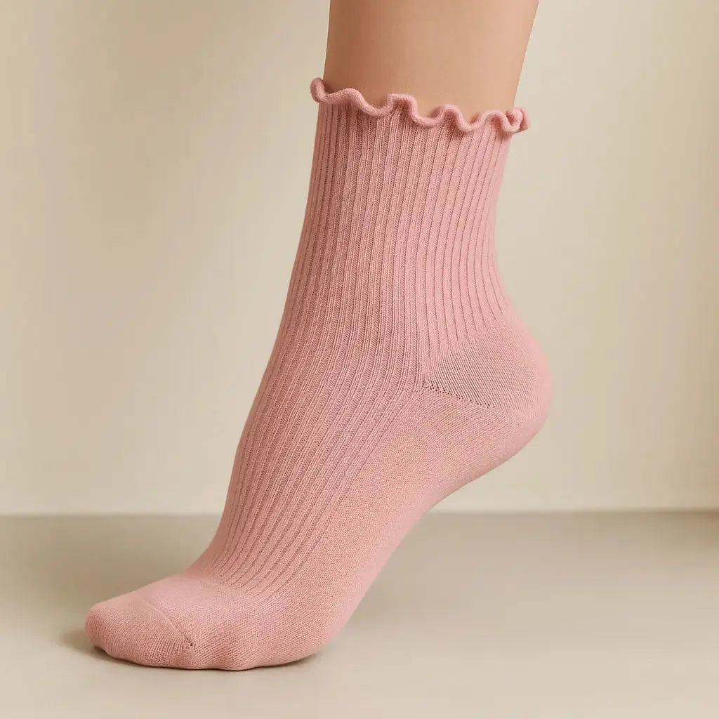 Chaussettes femmes Dentelles mollet coton rose clair sur pied mannequin