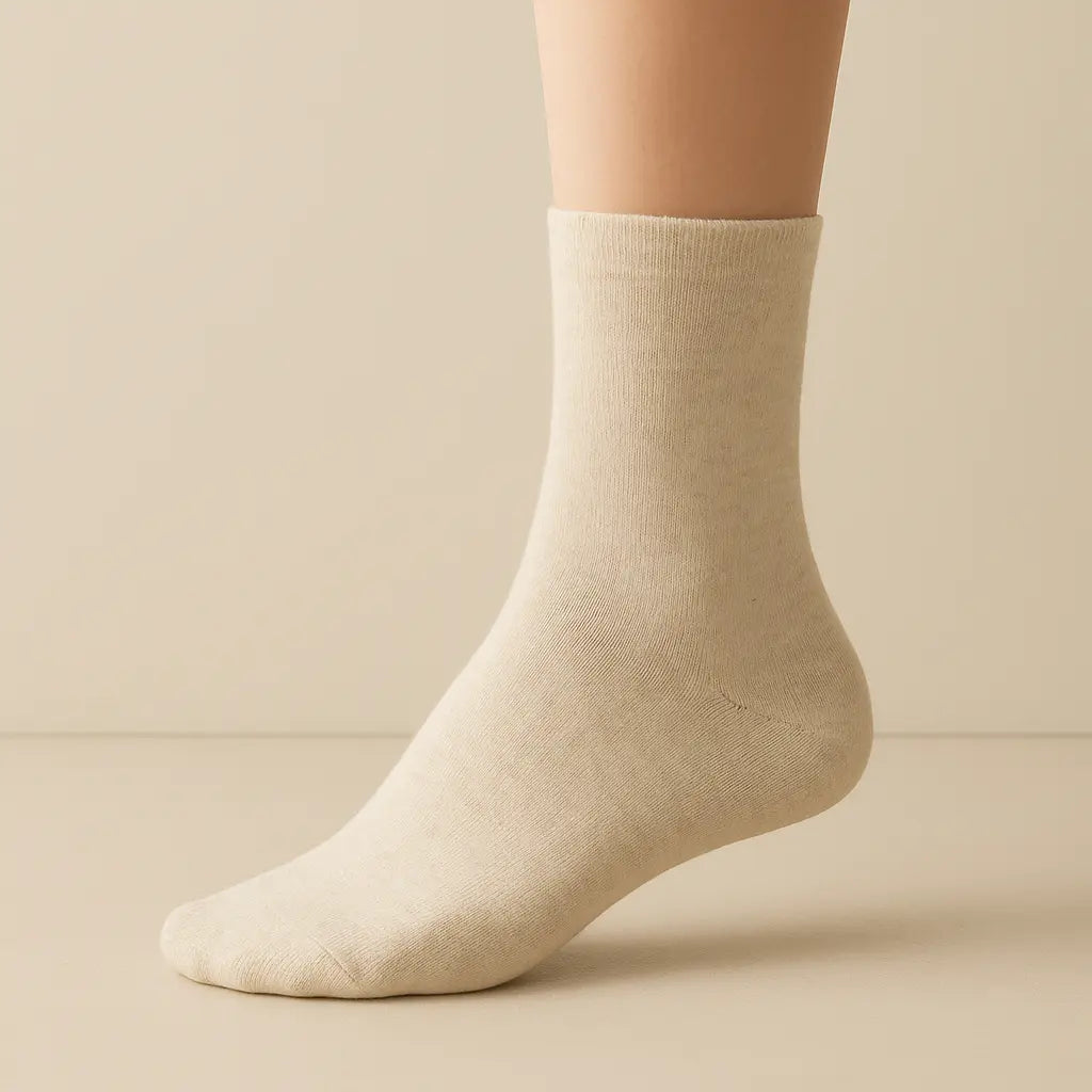 Chaussettes femmes Essential mollet coton beige sur pied mannequin