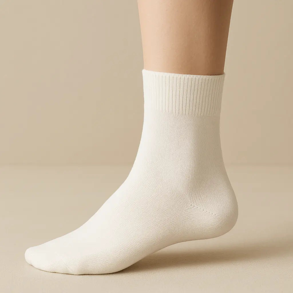 Chaussettes Femmes Essential Mollet Coton Blanc sur pied mannequin