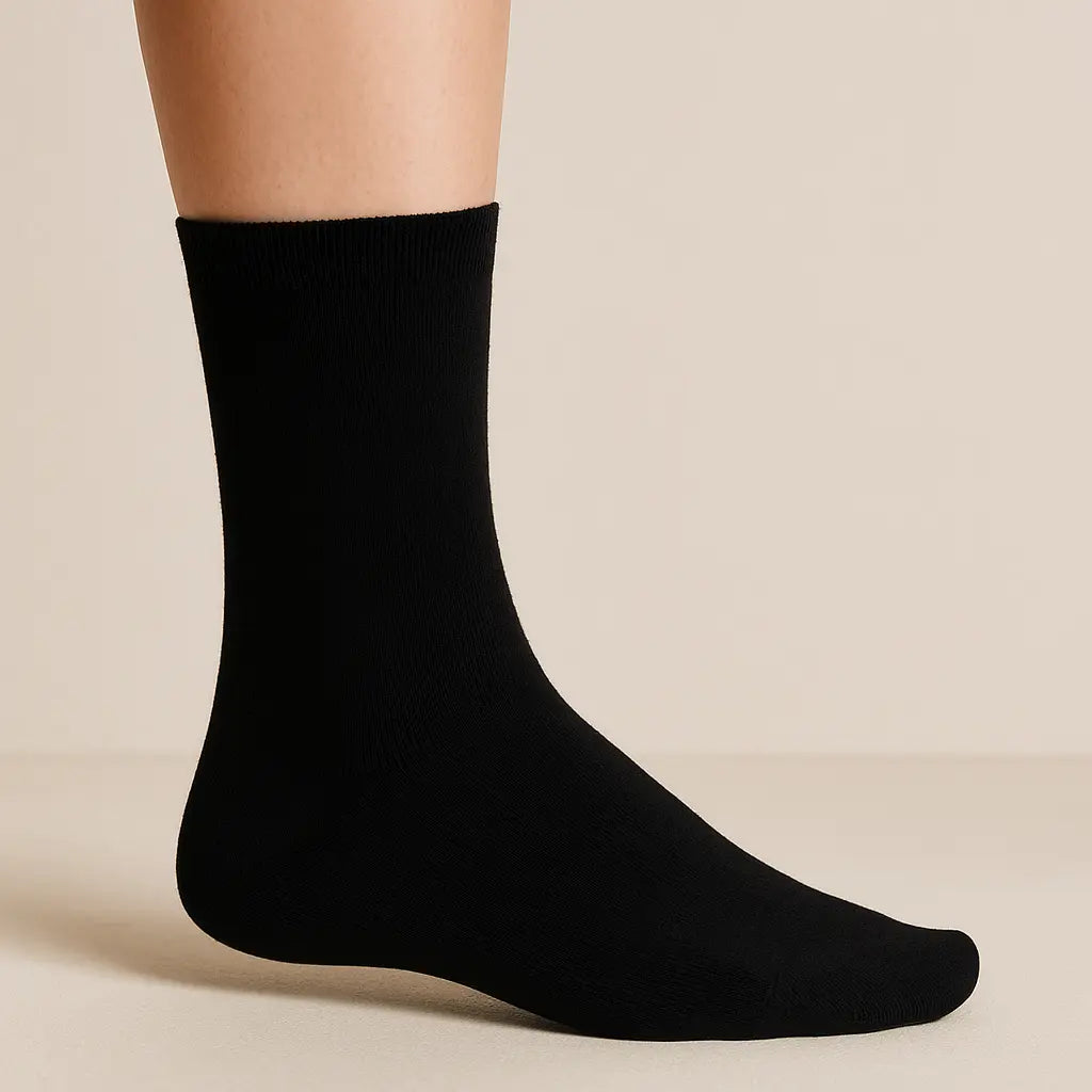 Chaussettes Femmes Essential Mollet Coton Noir sur pied mannequin