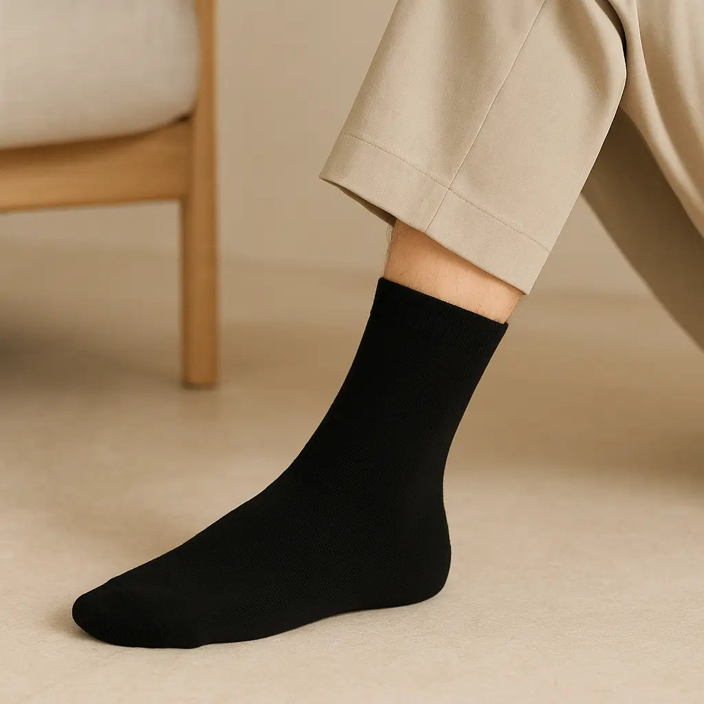 Chaussettes Femmes Essential Mollet Coton Noir en situation