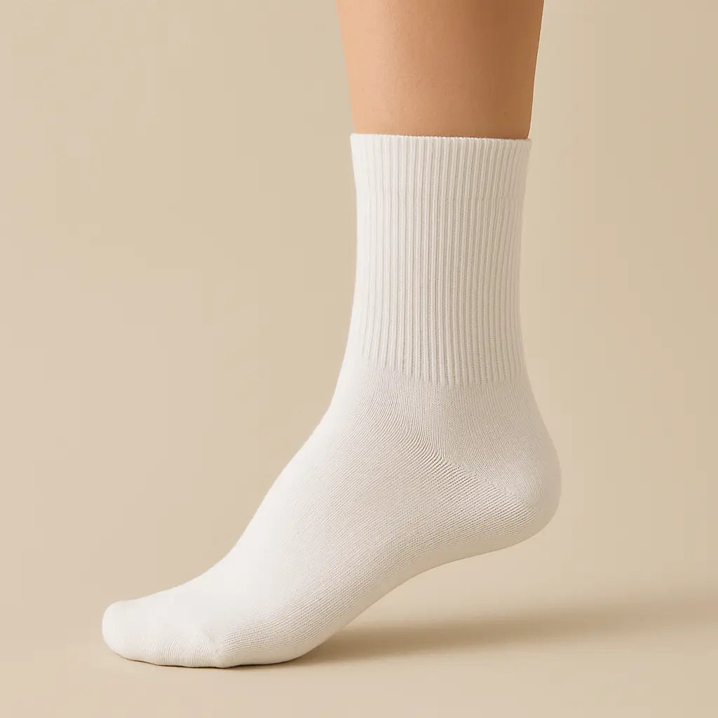 Chaussettes femmes Essential mollet coton blanc sur pied mannequin