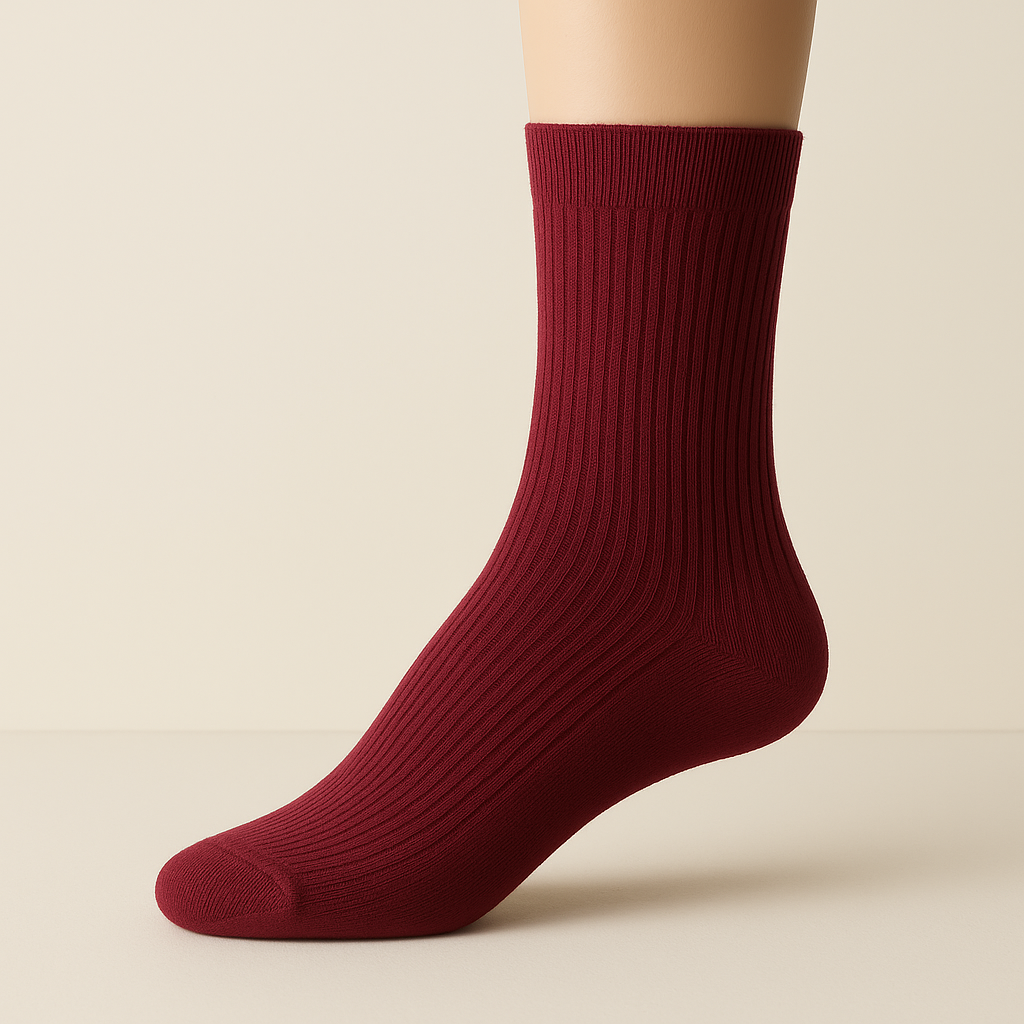 Chaussettes femmes Essential mollet coton rouge bordeaux sur pied mannequin