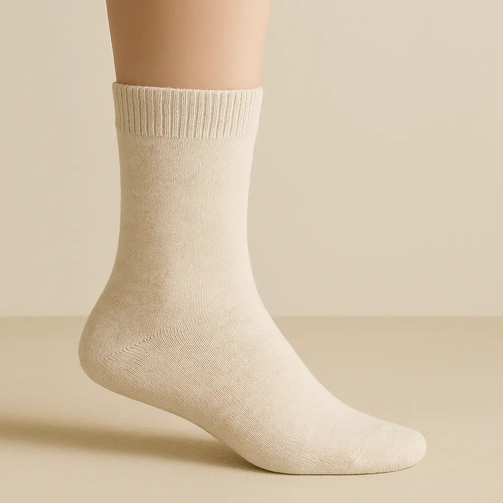 Chaussettes femmes Essential mollet coton Avoine sur pied mannequin