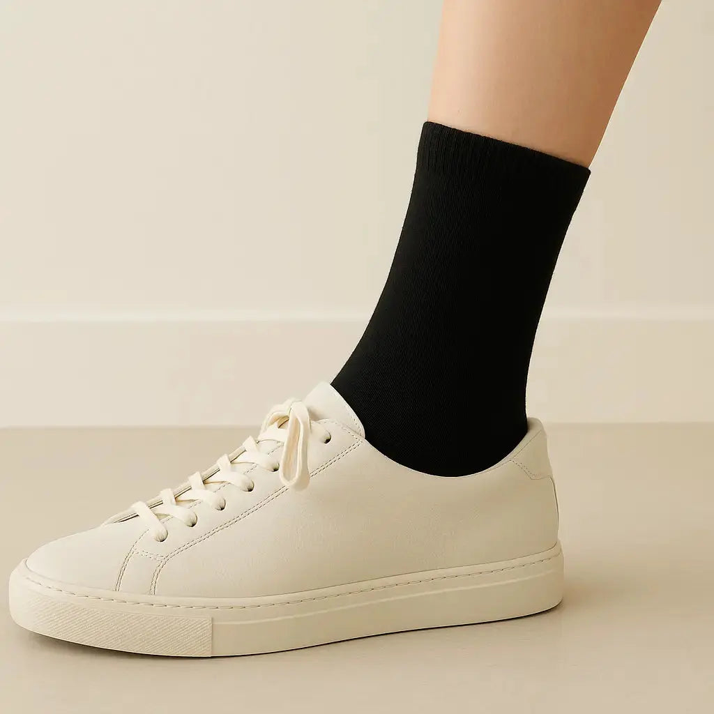 Chaussettes Femmes Essential Mollet Coton Noir avec chaussures