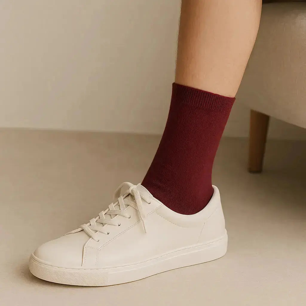Chaussettes femmes Essential mollet coton rouge bordeaux en situation