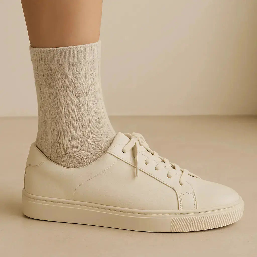 Chaussettes femmes Fleurs mollet en coton gris clair avec chaussures