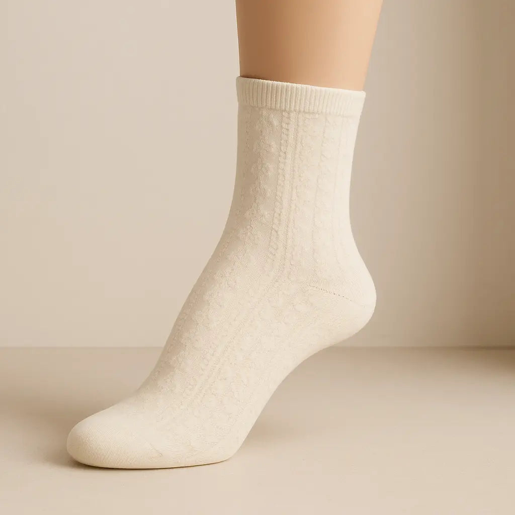Chaussettes femmes Fleurs jaunes claires en coton mollet sur pied mannequin