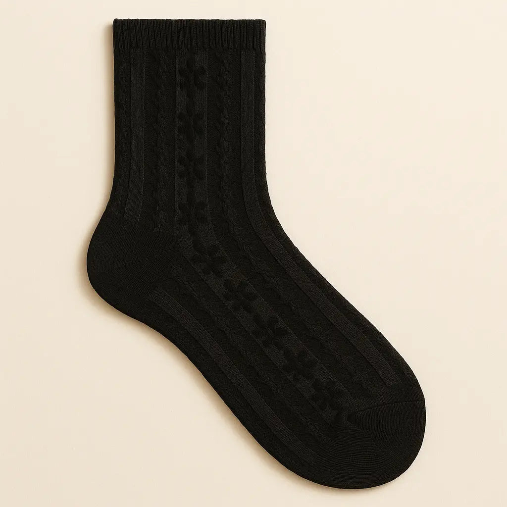 Chaussettes femmes Fleurs noires en coton mi-mollet vue à plat