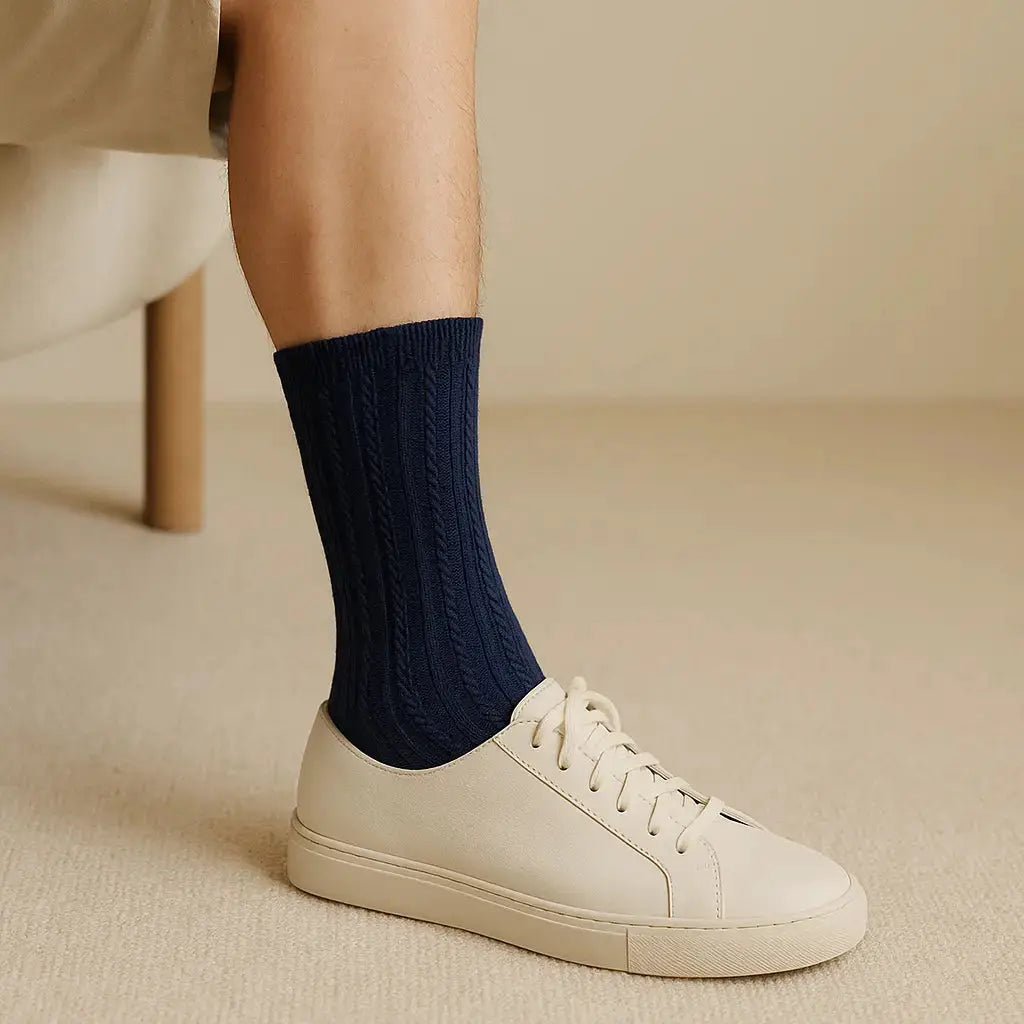 Chaussettes femmes Maille mollet coton bleu marine en situation