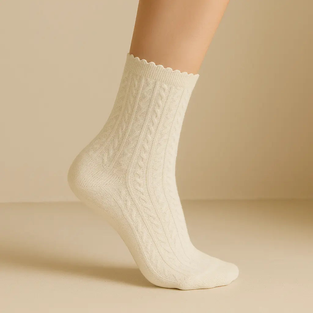 Chaussettes femmes Maille mollet coton blanc crème sur pied mannequin