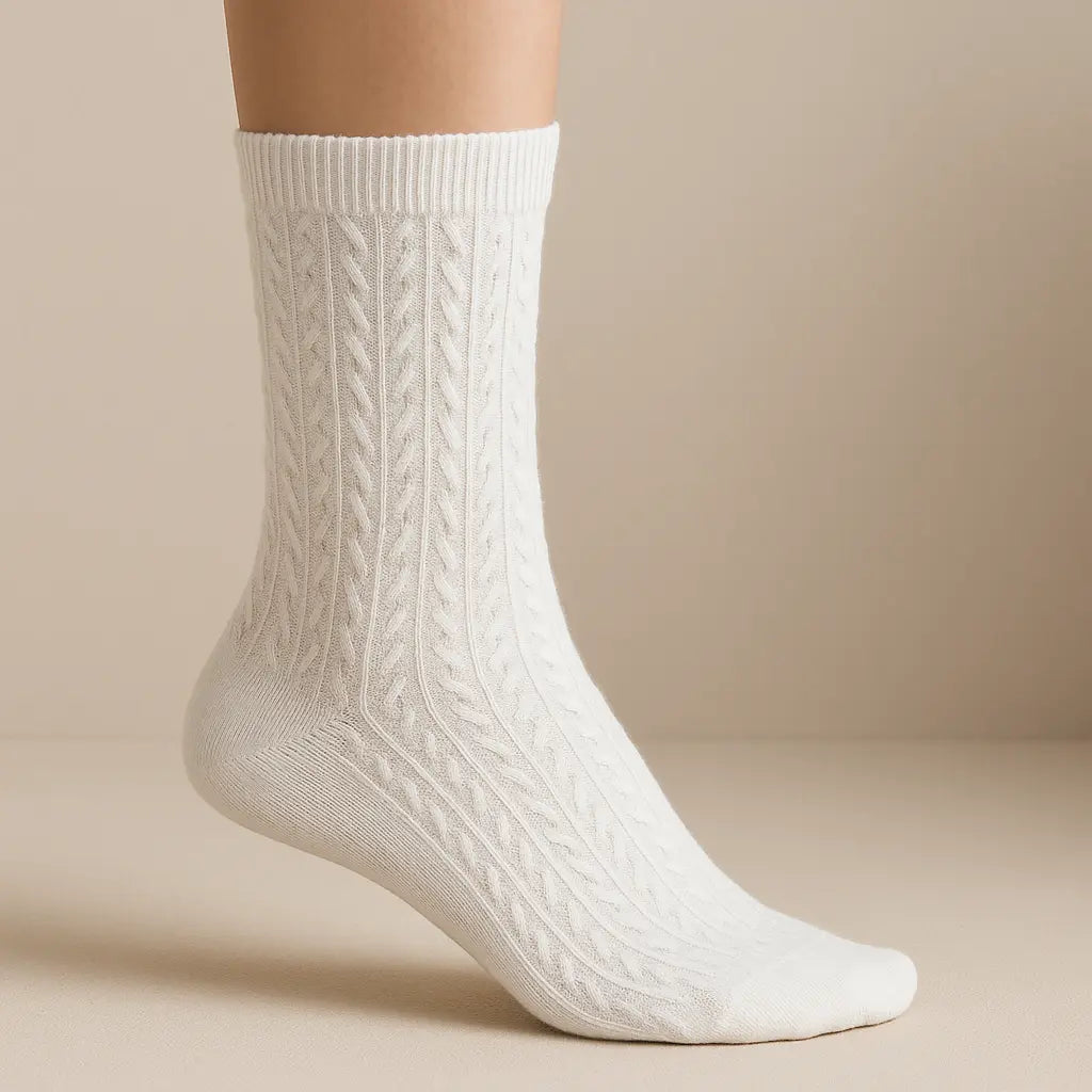 Chaussettes femmes Maille mollet coton gris clair sur pied mannequin