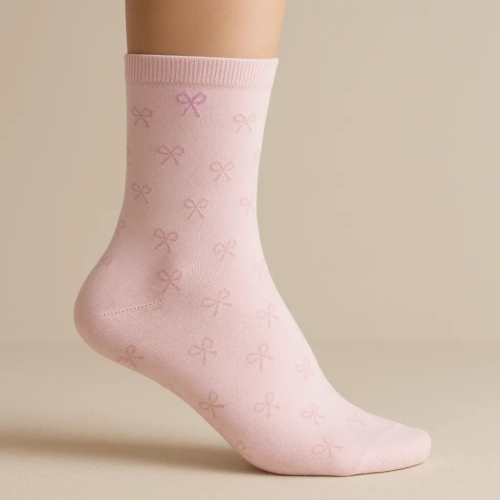 Chaussettes femmes Noeuds rose en coton mi-mollet sur pied mannequin