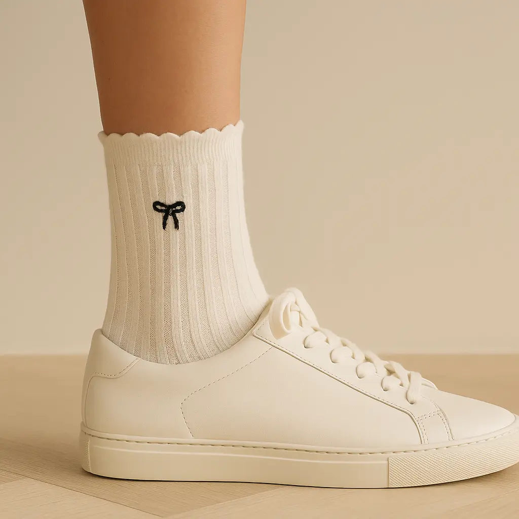 Chaussettes femmes Noeud mollet en coton blanc avec chaussures