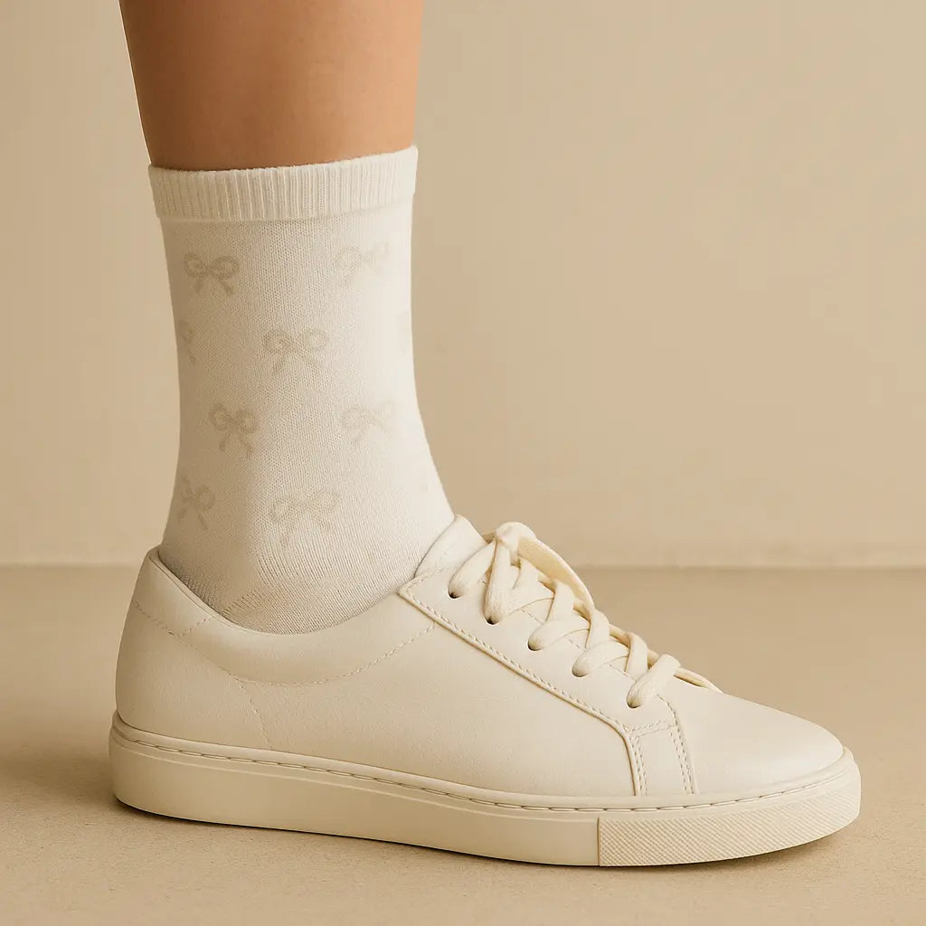 Chaussettes femmes Noeud mi-mollet coton blanc avec chaussures