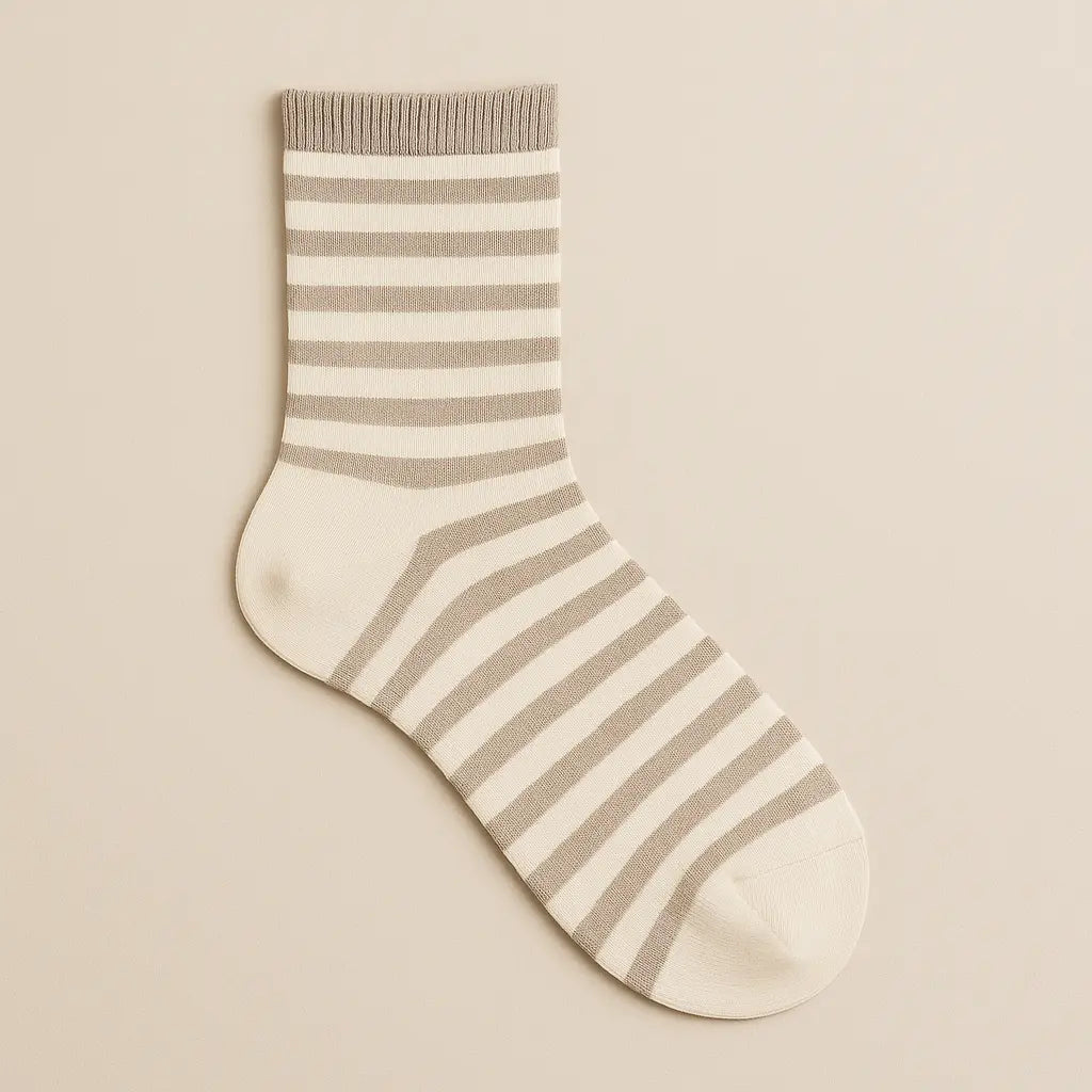 Chaussettes femmes rayures gris clair en coton mi-mollet vue à plat