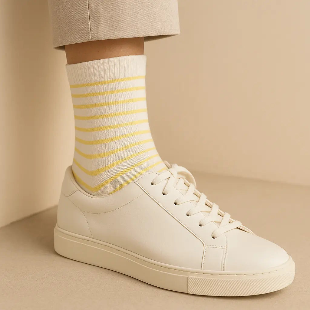 Chaussettes femmes Rayures jaunes en coton mi-mollet avec chaussures
