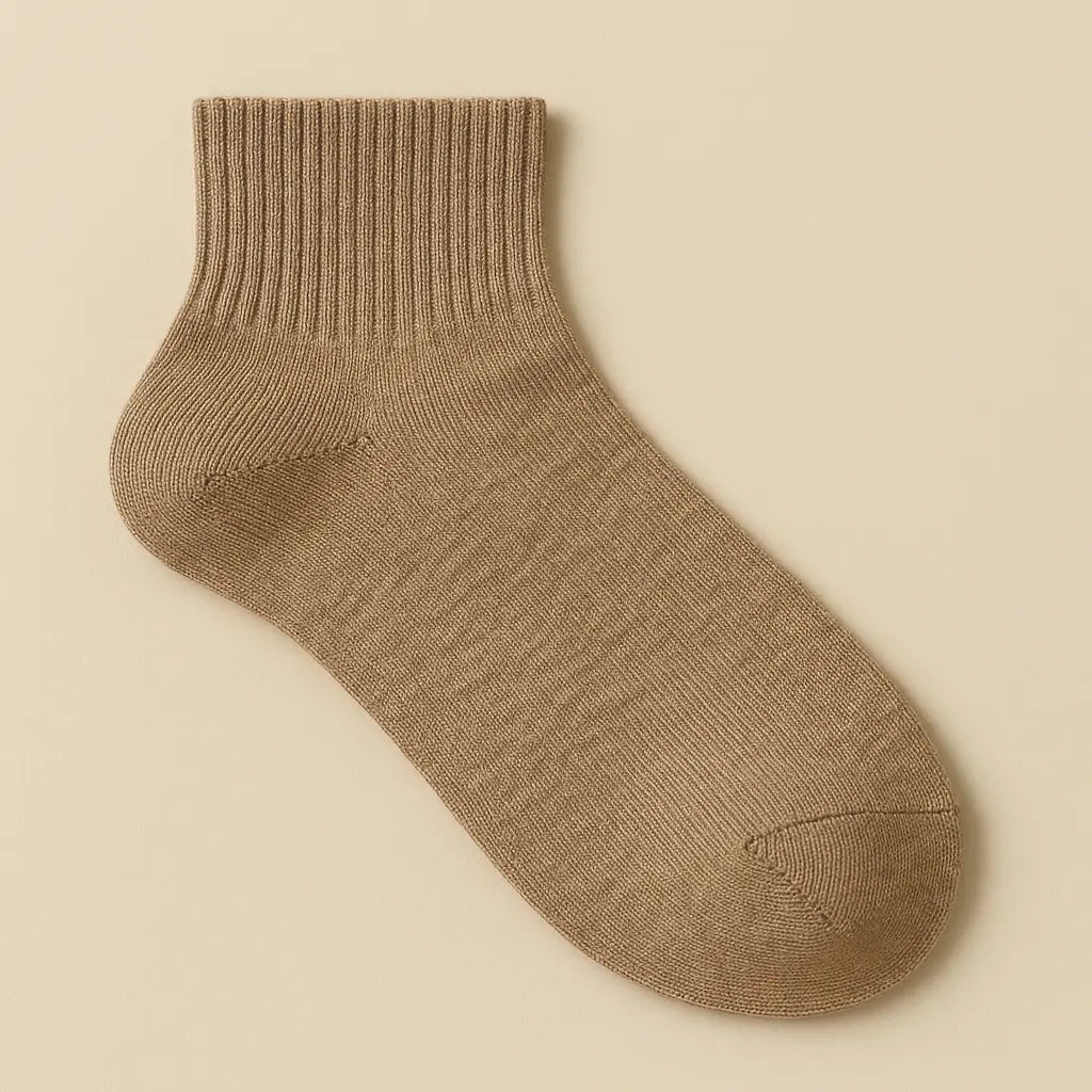 Chaussettes femmes courtes marron en coton vue à plat