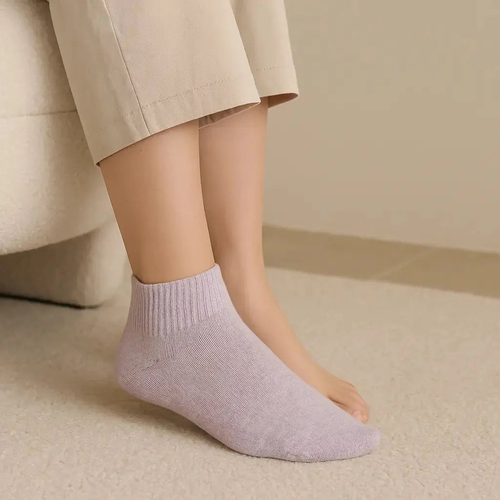 Chaussettes femmes courtes violet coton SOXX en situation