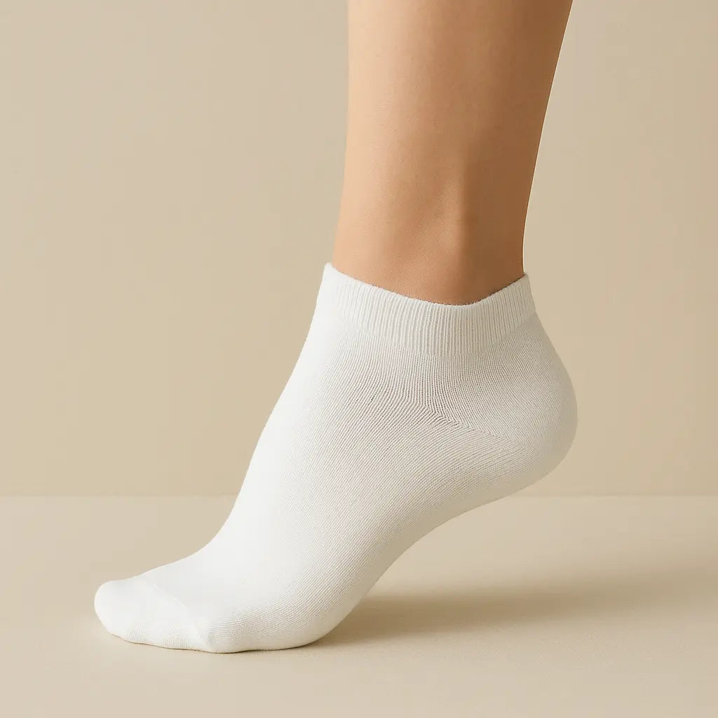 Chaussettes femmes socquettes blanches en coton SOXX sur pied mannequin