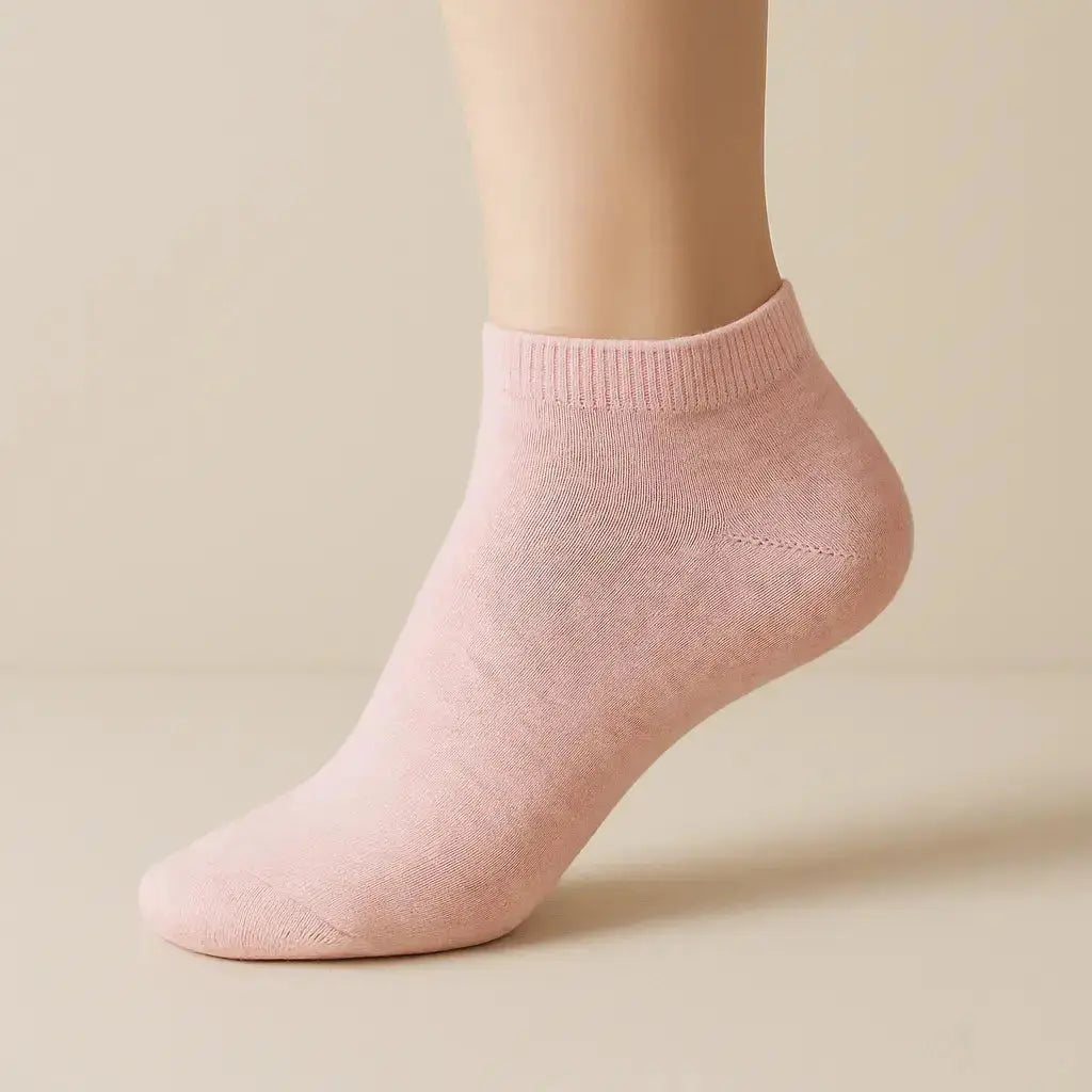 Chaussettes femme socquettes en coton rose sur pied mannequin