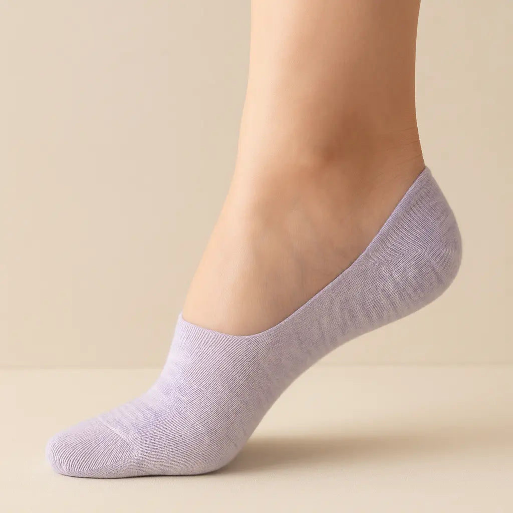 Chaussettes femmes socquettes coton violet clair sur pied mannequin