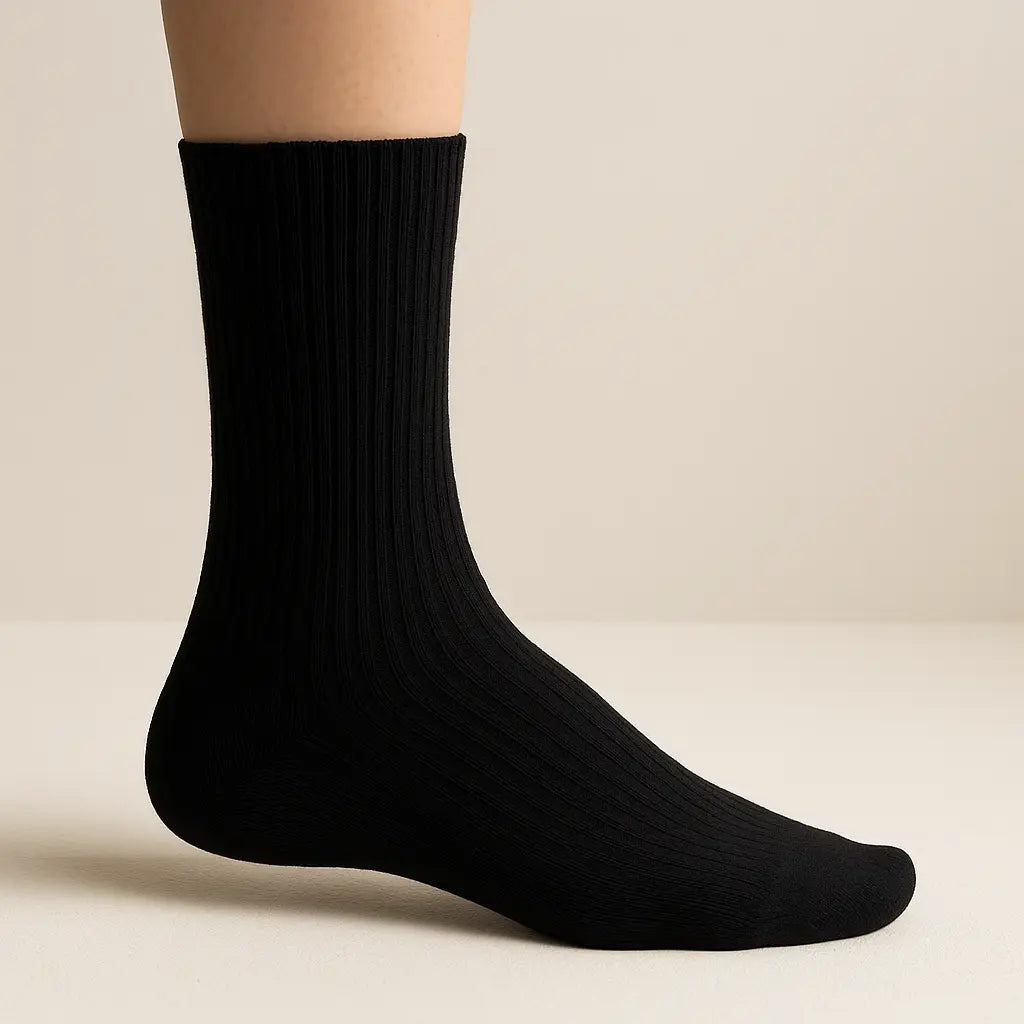Chaussettes Femmes Sport Mollet Coton Noir sur pied mannequin
