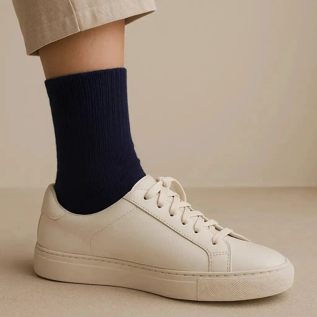 Chaussettes hommes Essential mollet coton bleu marine avec chaussures