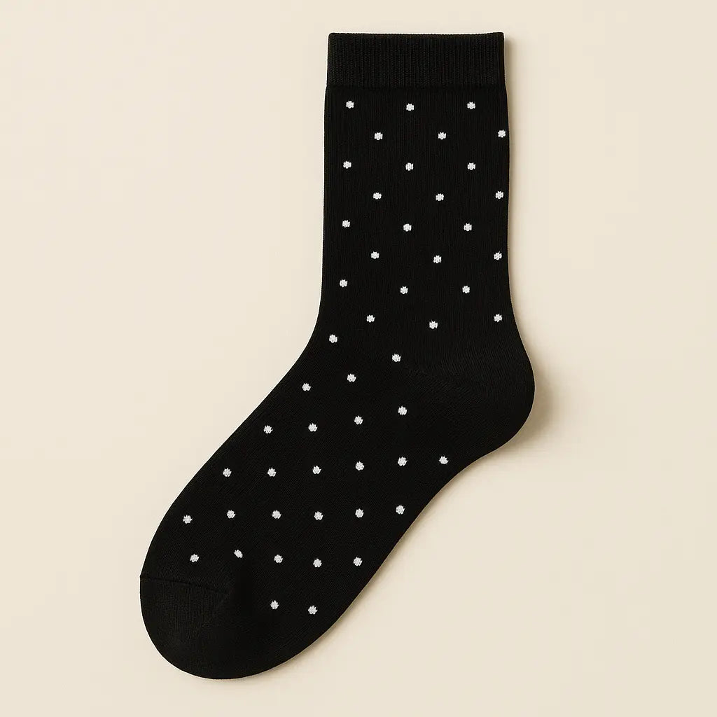 Chaussettes homme Pois noires en coton mi-mollet vue à plat